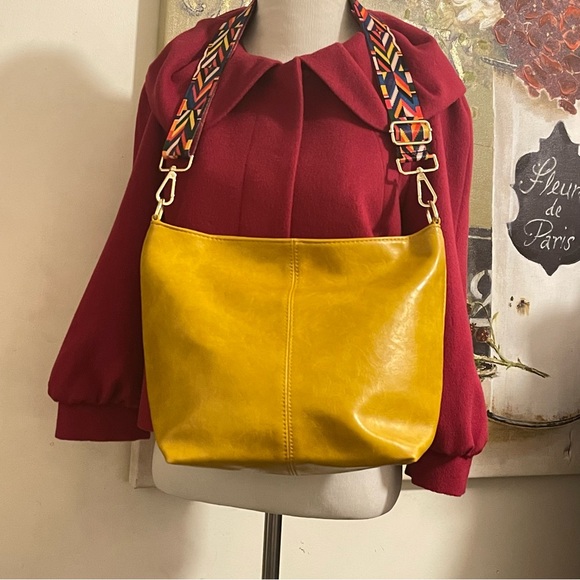 Mustard Color Crossbody Bag With Adjustable Strap  New - Picture 3 of 5